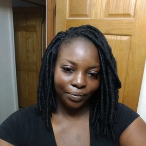 Meet your Posher, Desiree